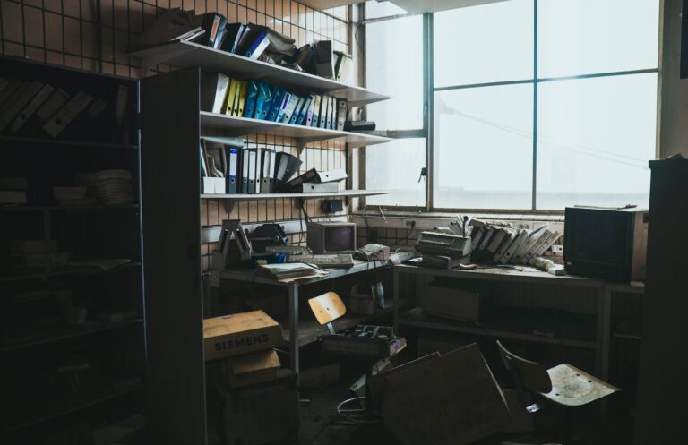 Best Decluttering Blogs To Help You Declutter Your Life
